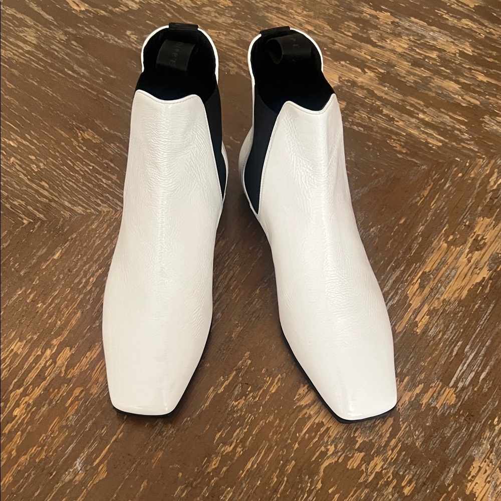 Giuseppe Zanotti White Leather Chelsea Ankle Boots with Black Elastic